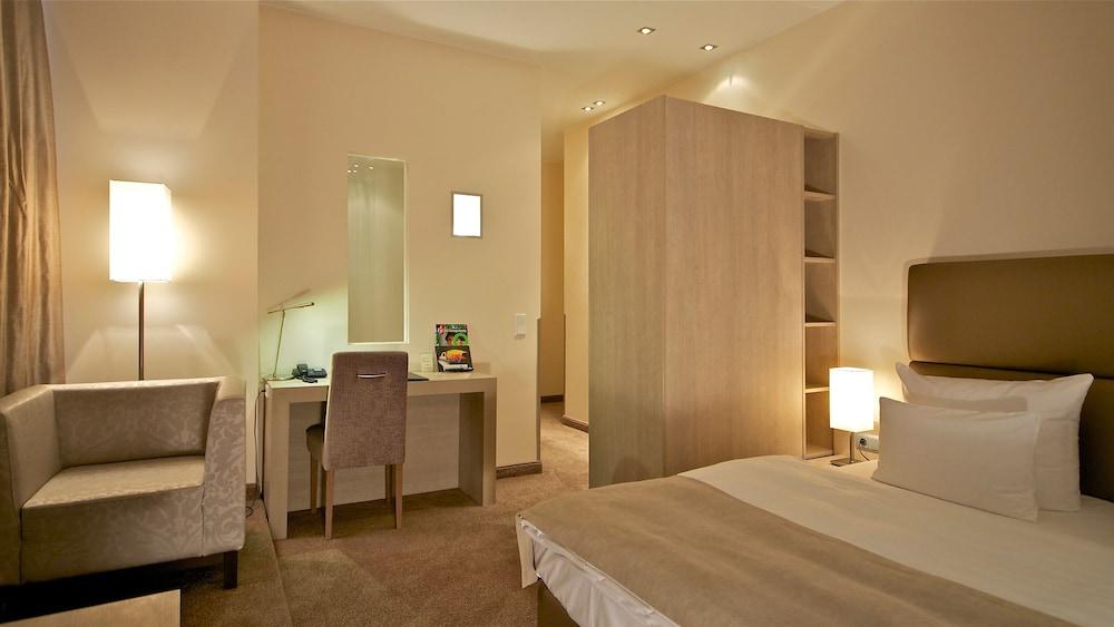 Thomas Hotel Spa & Lifestyle フースム エクステリア 写真