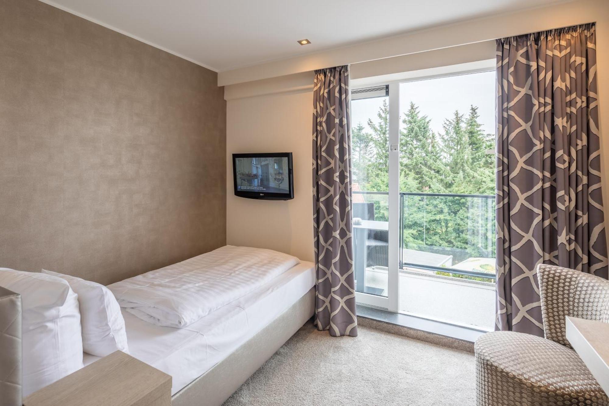 Thomas Hotel Spa & Lifestyle フースム エクステリア 写真