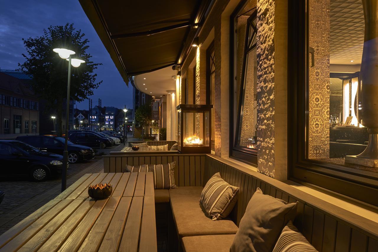 Thomas Hotel Spa & Lifestyle フースム エクステリア 写真