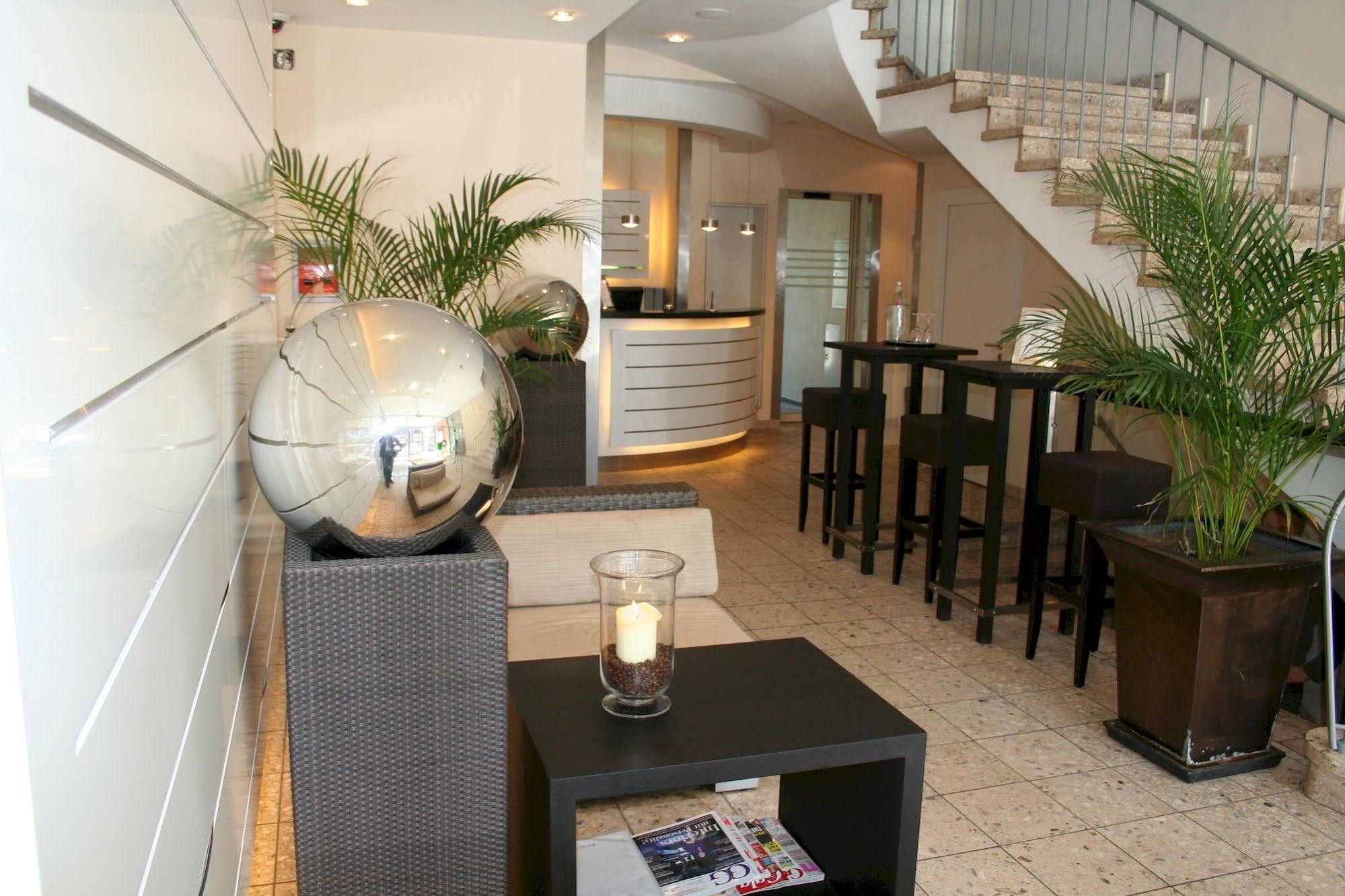 Thomas Hotel Spa & Lifestyle フースム エクステリア 写真