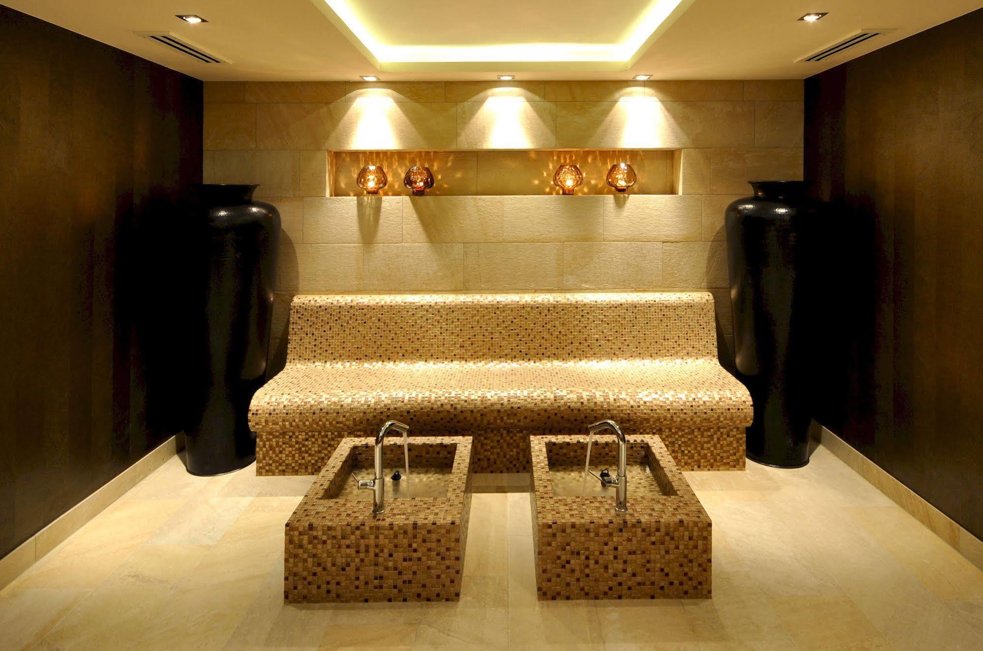 Thomas Hotel Spa & Lifestyle フースム エクステリア 写真