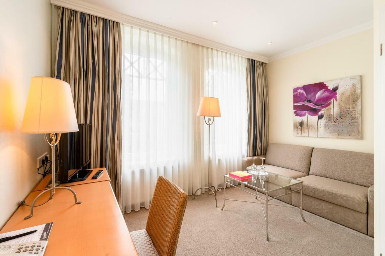 Thomas Hotel Spa & Lifestyle フースム エクステリア 写真