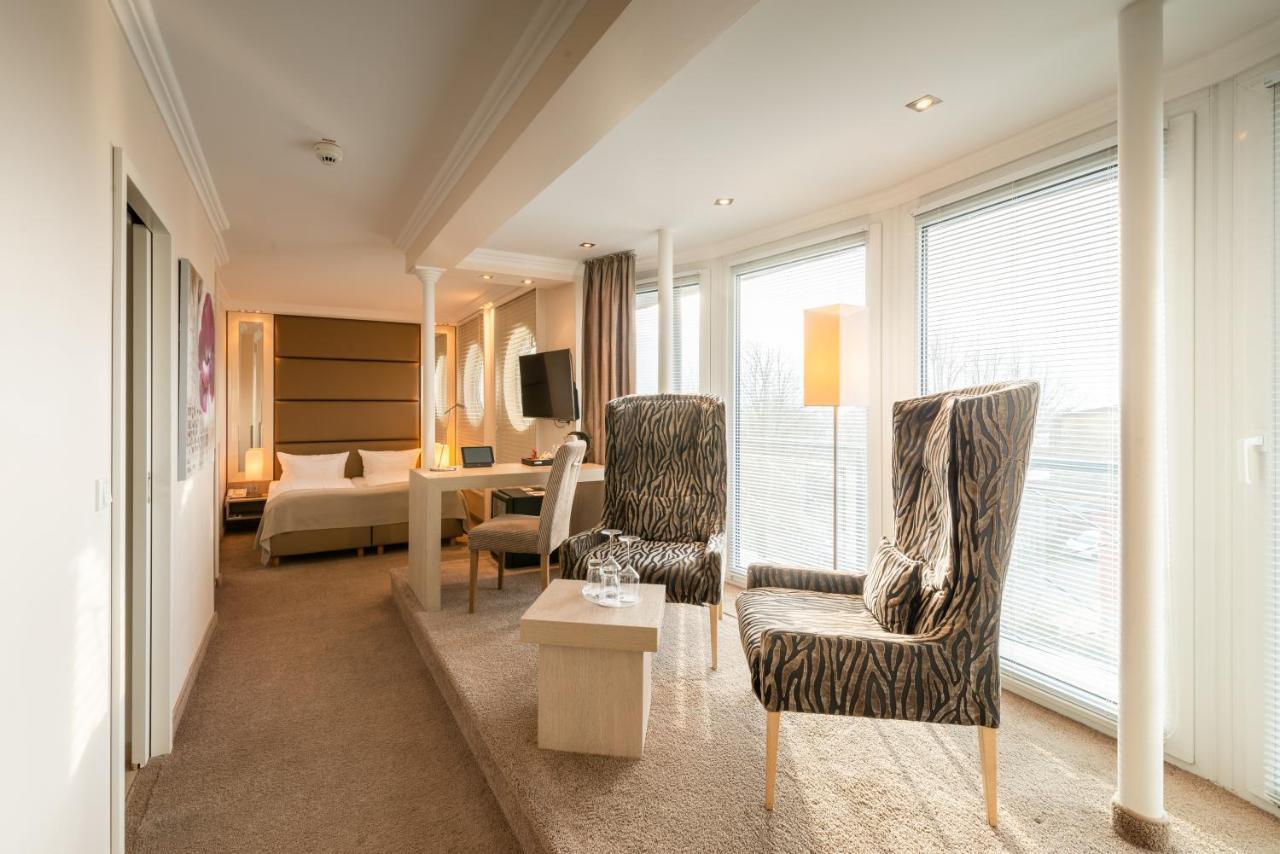 Thomas Hotel Spa & Lifestyle フースム エクステリア 写真