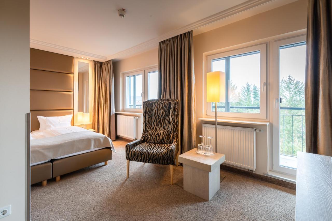 Thomas Hotel Spa & Lifestyle フースム エクステリア 写真