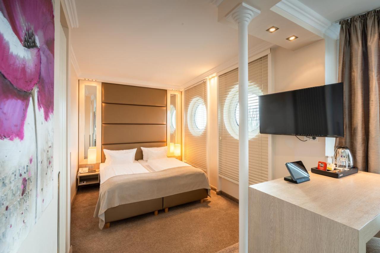 Thomas Hotel Spa & Lifestyle フースム エクステリア 写真
