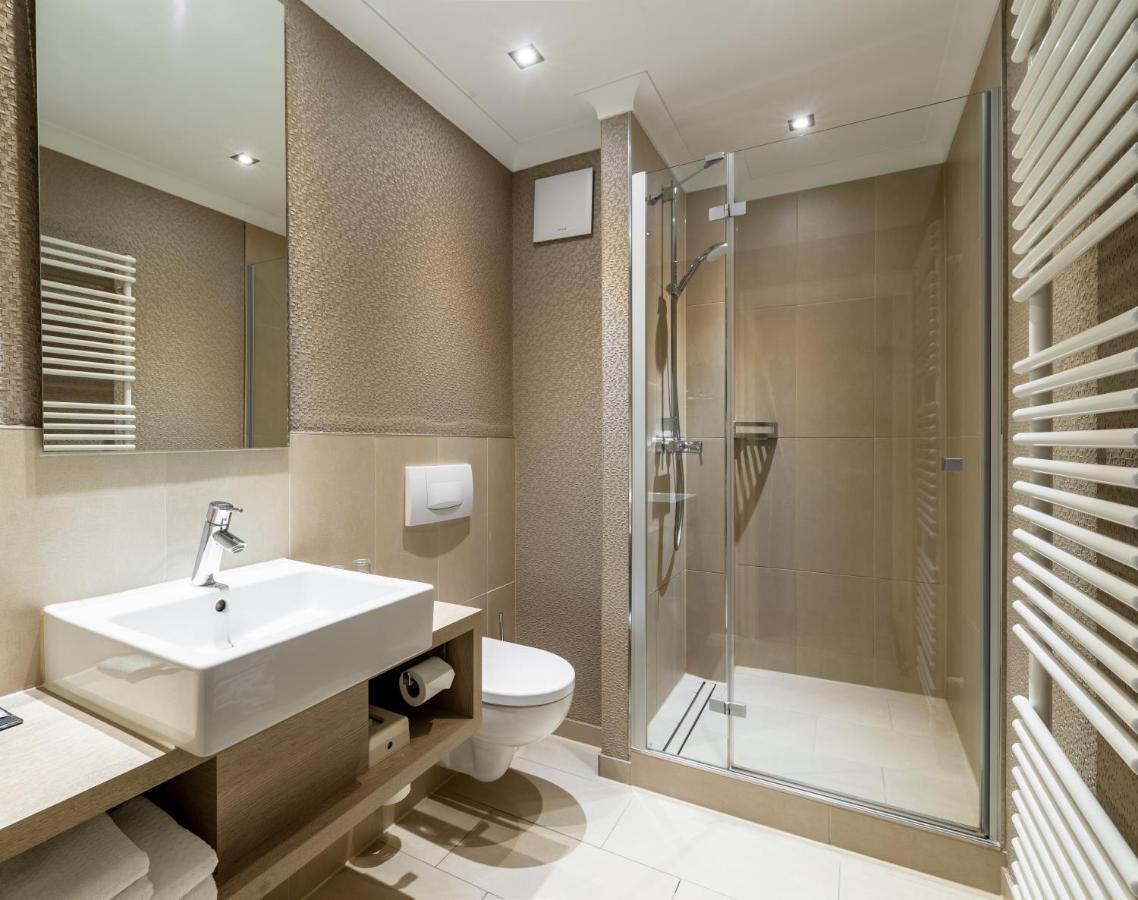 Thomas Hotel Spa & Lifestyle フースム エクステリア 写真
